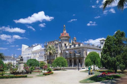 Hotel Mediante Рибадео Экстерьер фото