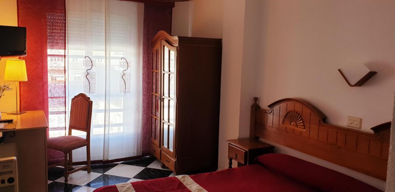 Hotel Mediante Рибадео Экстерьер фото